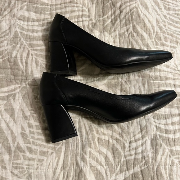Paul Green Kami Pointed Toe Heels - Picture 3 of 6